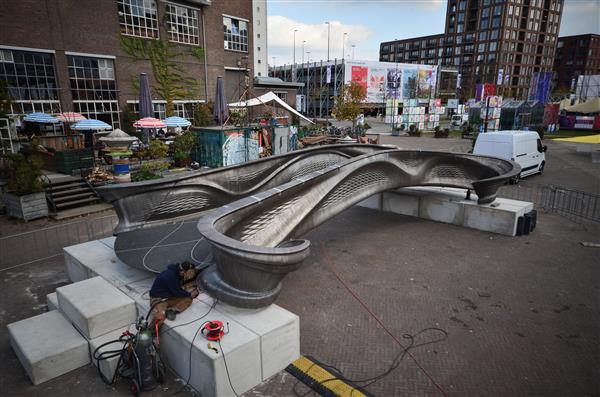 Ultimato il primo ponte in acciaio stampato in 3D al mondo