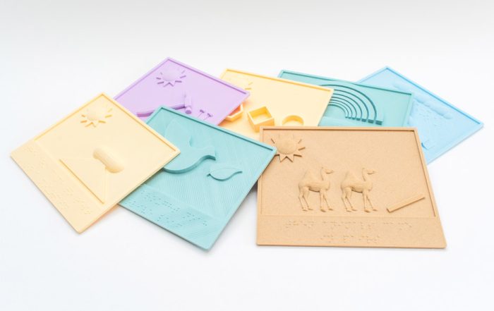 Braille e libri illustrati con stampa 3D aiutano i bambini ciechi a leggere