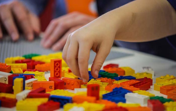 Lego lancia Braille Bricks per bambini ciechi e ipovedenti